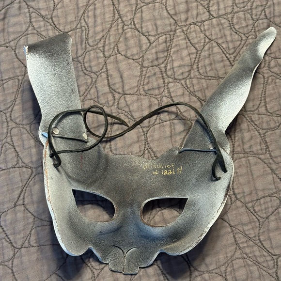 Elegant White Rabbit Mask - Picture 3 of 7